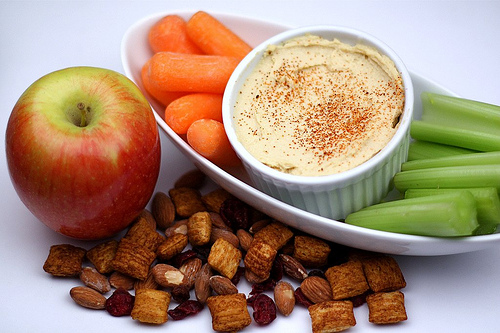 10 Delicious and healthy snacks for weight loss and increased energy.